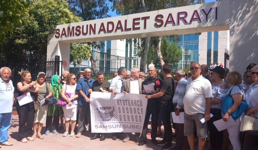 ADD Samsun şubesi üyeleri MEB’nı Yusuf Tekin hakkında Samsun Cumhuriyet Başsavcılığına suç duyurusunda bulundular. 
