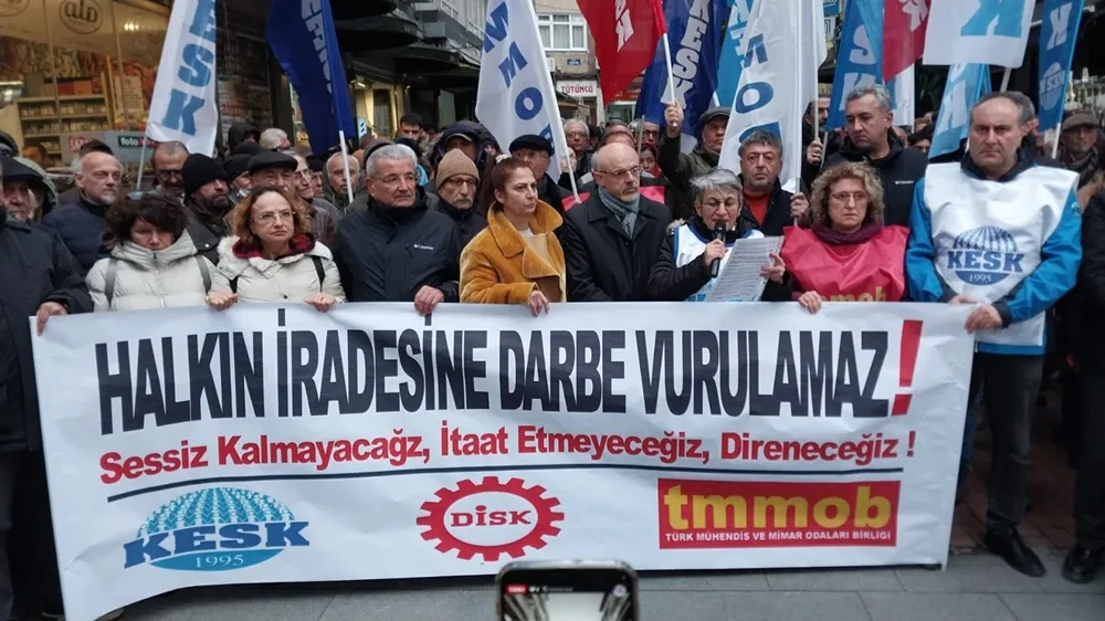 KESK Samsun dönem sözcüsü Albak: Ülke olarak çok karanlık bir süreçten geçiyoruz.   Kurtuluş yok tek başına ya hep beraber ya hiçbirimiz