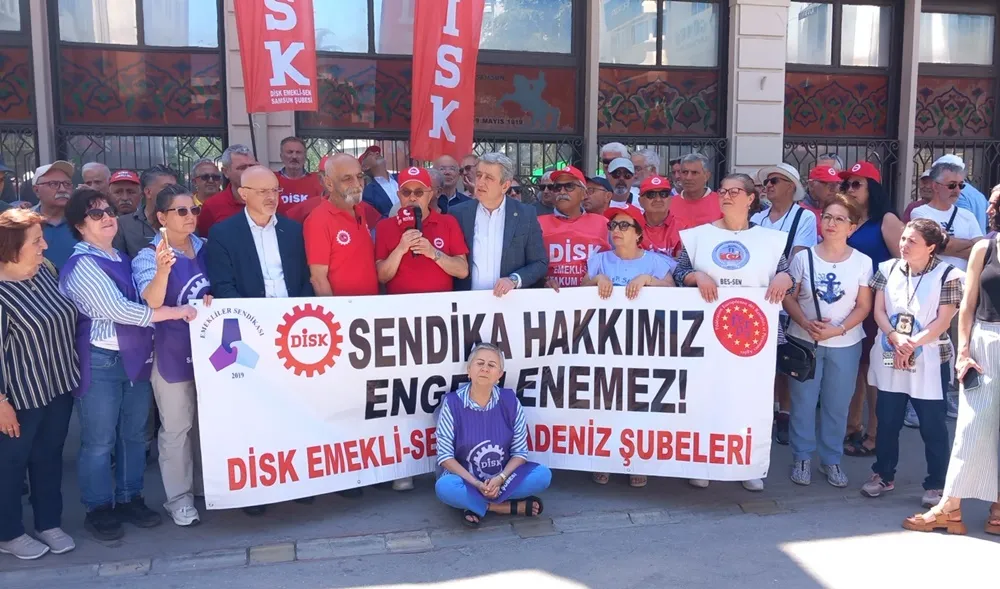 DİSK Emekli-Sen Karadeniz şubeleri Samsun’dan sendikal mücadele çağrısında bulundular.  